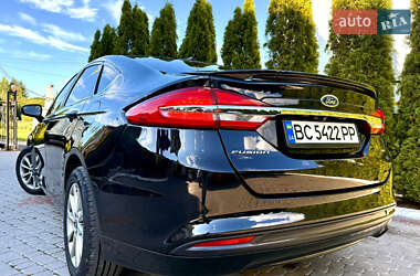 Седан Ford Fusion 2016 в 