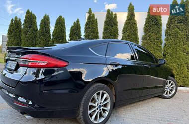 Седан Ford Fusion 2016 в 