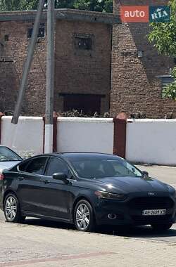 Седан Ford Fusion 2015 в 