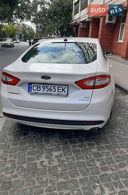 Седан Ford Fusion 2015 в 