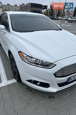 Седан Ford Fusion 2014 в 