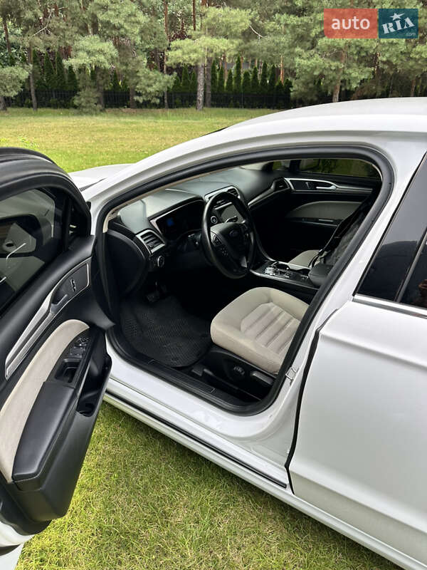 Седан Ford Fusion 2016 в Киеве фото 12 Седан Ford Fusion 2016 в Киеве