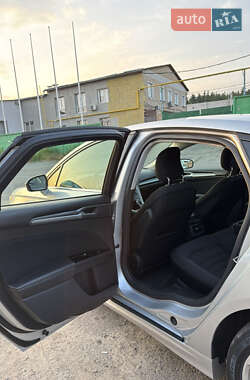 Седан Ford Fusion 2014 в 