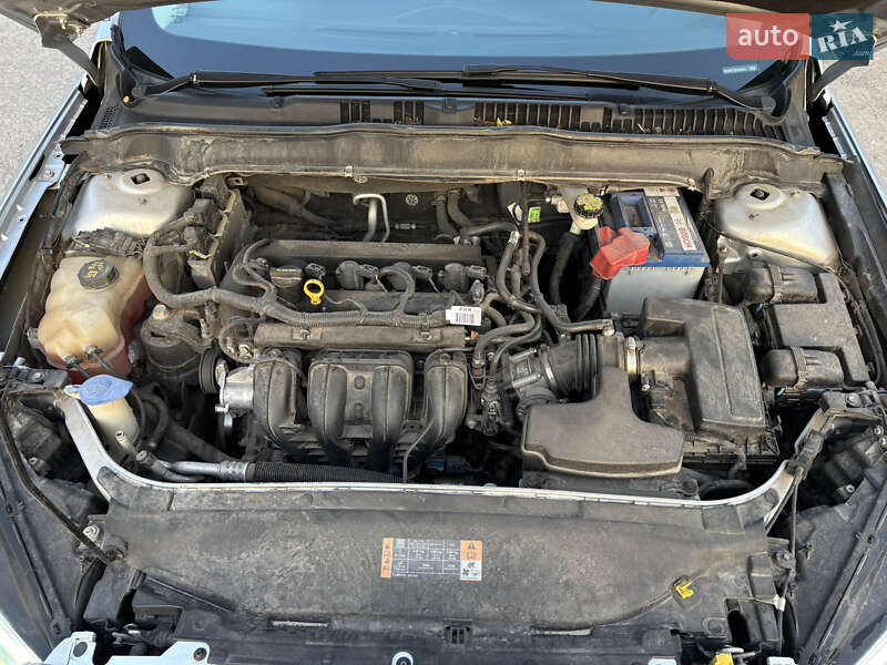 Седан Ford Fusion 2014 в Бучі