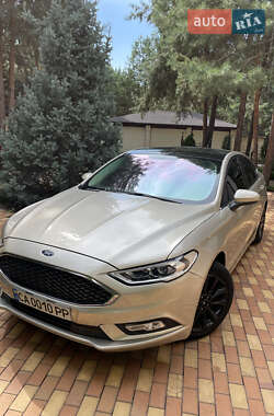 Седан Ford Fusion 2017 в 