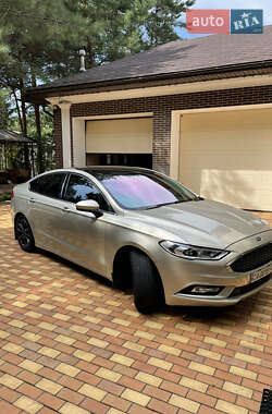 Седан Ford Fusion 2017 в 
