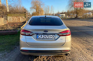 Седан Ford Fusion 2017 в 