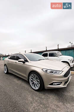 Седан Ford Fusion 2017 в 