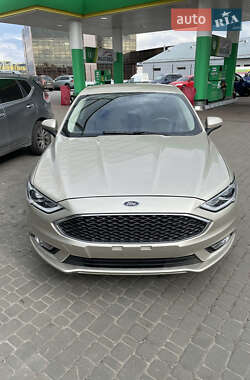 Седан Ford Fusion 2017 в 