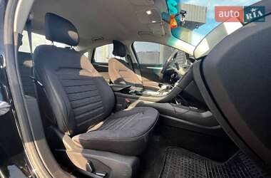 Седан Ford Fusion 2016 в 