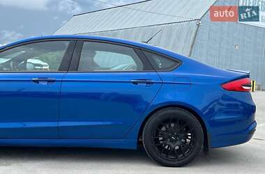 Седан Ford Fusion 2017 в 
