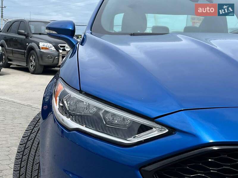 Седан Ford Fusion 2017 в Львові