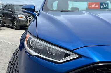 Седан Ford Fusion 2017 в 