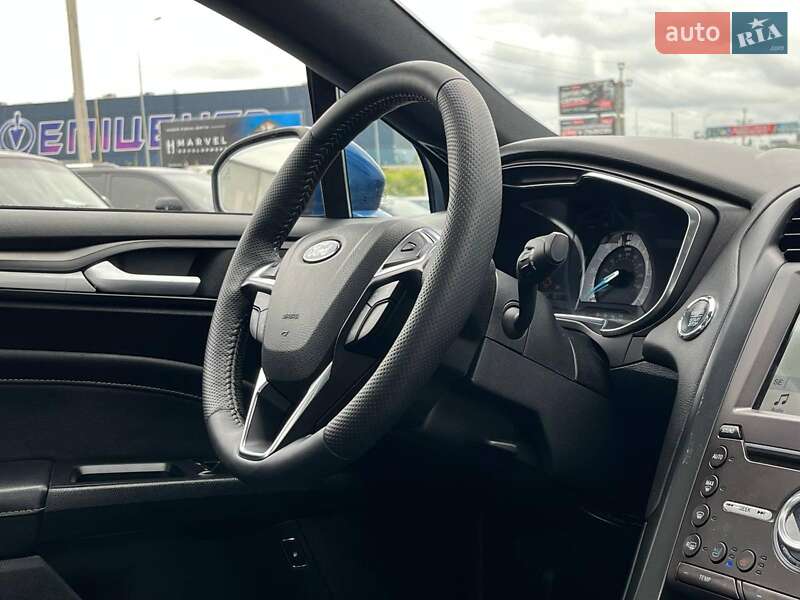 Седан Ford Fusion 2017 в Львові