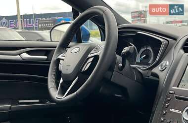 Седан Ford Fusion 2017 в 