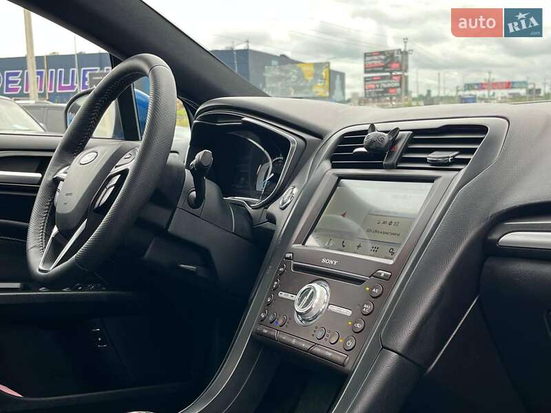 Седан Ford Fusion 2017 в Львові