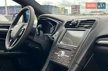 Седан Ford Fusion 2017 в 