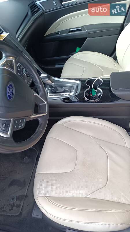 Седан Ford Fusion 2014 в Львові
