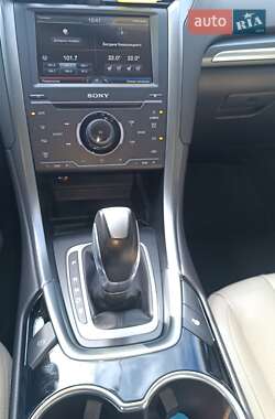 Седан Ford Fusion 2014 в 