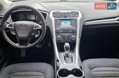 Седан Ford Fusion 2015 в 