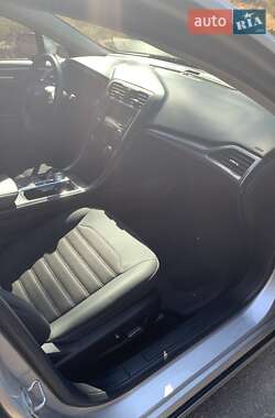Седан Ford Fusion 2018 в 