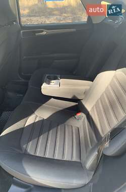Седан Ford Fusion 2018 в 