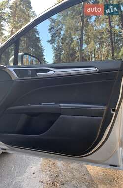 Седан Ford Fusion 2018 в 