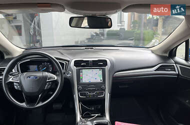 Седан Ford Fusion 2019 в 