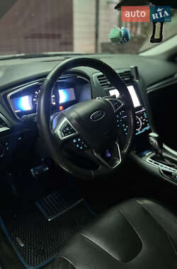Седан Ford Fusion 2014 в 