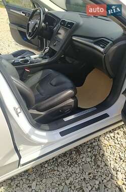 Седан Ford Fusion 2013 в 