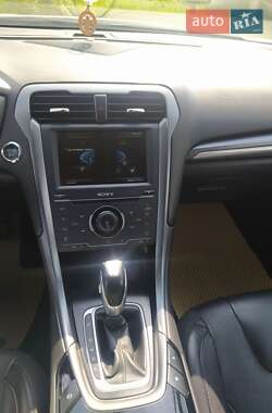 Седан Ford Fusion 2013 в 
