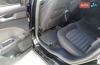 Седан Ford Fusion 2018 в 