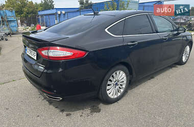 Седан Ford Fusion 2013 в 