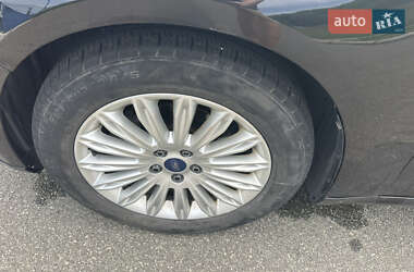 Седан Ford Fusion 2013 в 