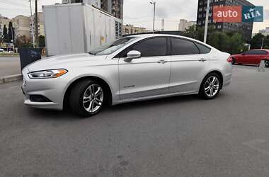 Седан Ford Fusion 2016 в 