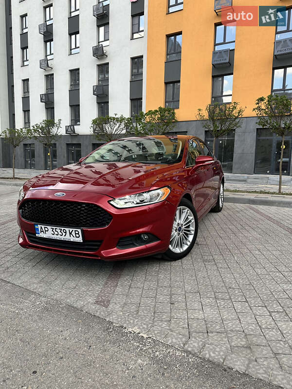 Седан Ford Fusion 2015 в 