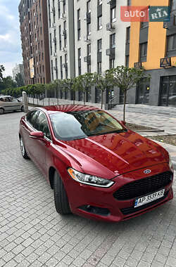 Седан Ford Fusion 2015 в 