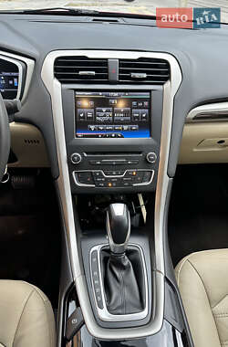 Седан Ford Fusion 2015 в 