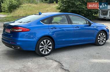 Седан Ford Fusion 2019 в 