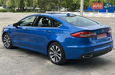 Седан Ford Fusion 2019 в 
