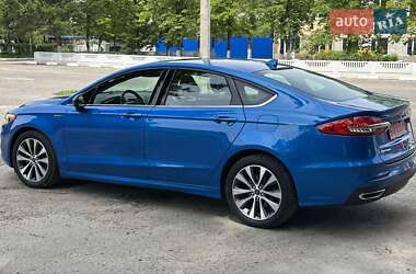 Седан Ford Fusion 2019 в 