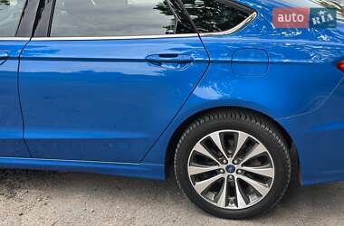 Седан Ford Fusion 2019 в 