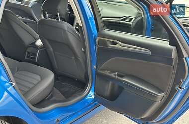 Седан Ford Fusion 2019 в 