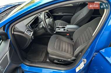 Седан Ford Fusion 2019 в 