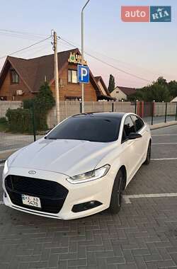 Седан Ford Fusion 2016 в 