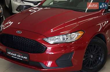 Седан Ford Fusion 2020 в 