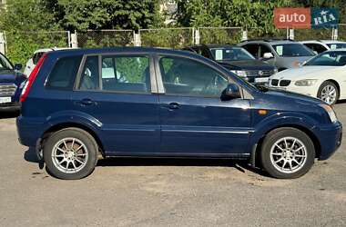 Хэтчбек Ford Fusion 2011 в 