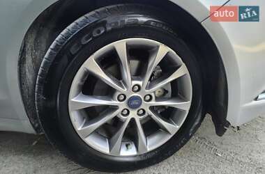 Седан Ford Fusion 2017 в 