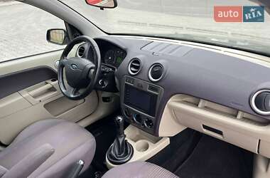 Хэтчбек Ford Fusion 2009 в 