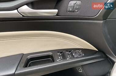 Седан Ford Fusion 2018 в 